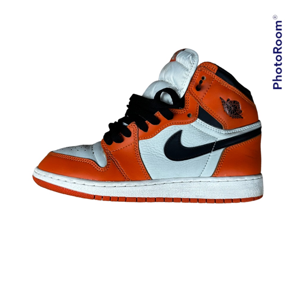 Air Jordan 1 Retro reverse Shattered Backboard.